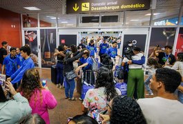 Estudantes do Daqui pra o Mundo retornam a Alagoas após intercâmbio histórico na Inglaterra