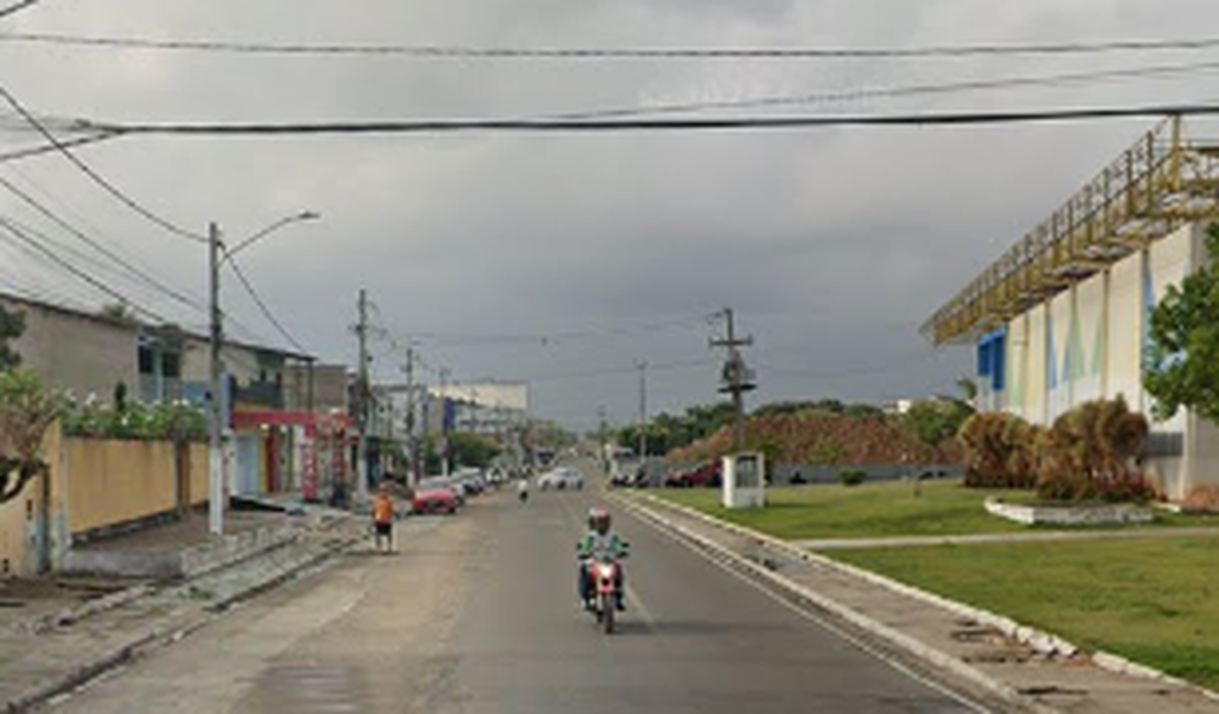 Condutora tem moto roubada nas imediações do Ginásio João Paulo II, em Arapiraca