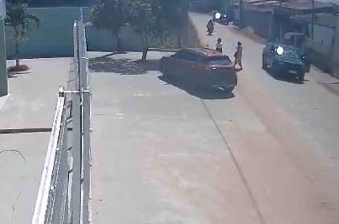 Câmeras de segurança flagraram mulher assassinando médico, em frente a UBS de Arapiraca; assista