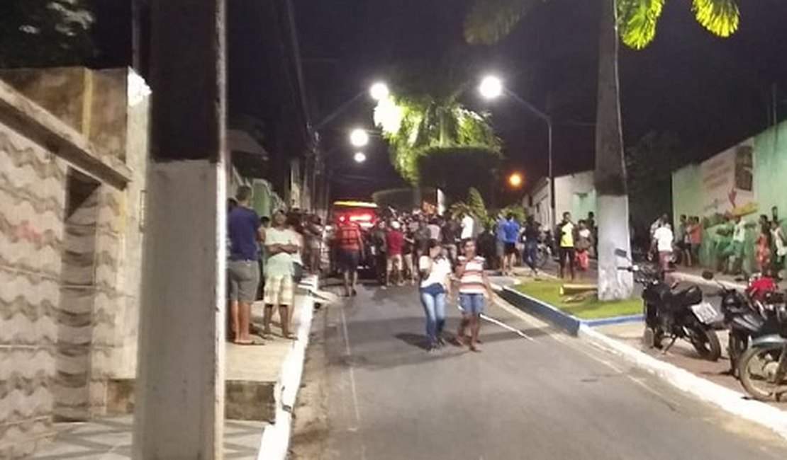 Grave acidente resulta na morte de dois jovens em Feira Grande, AL