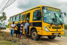 Moradores da zona rural de Penedo são transportados para receber vacina contra Covid-19