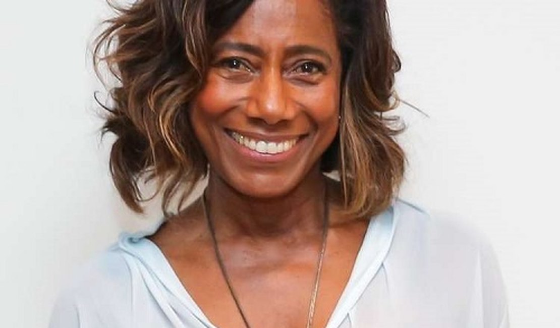 Gloria Maria tem alta após cirurgia para retirar lesão no cérebro