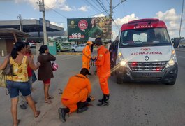 Motociclista derrapa na pista e acaba ferida próximo a condomínio, na AL-220