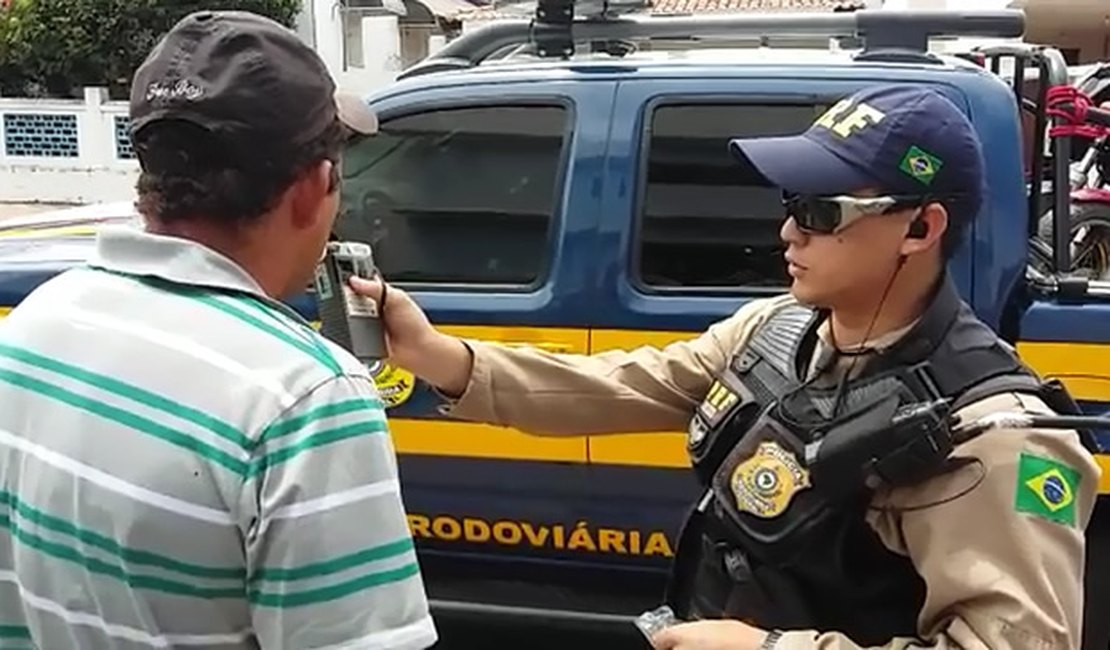 PRF flagra motociclistas embriagados nas BRs em Alagoas