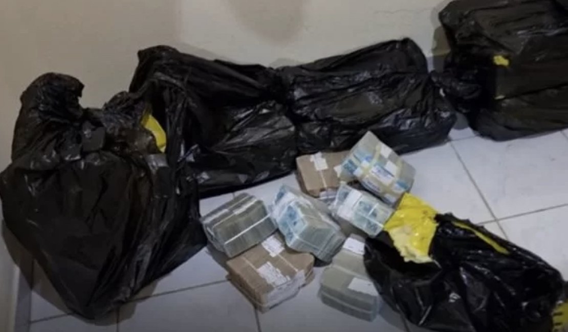 PF encontra R$ 3,2 milhões dentro de sacos de lixo