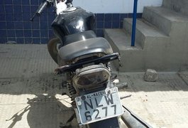 Dupla é presa em Atalaia suspeita de roubar motocicleta no Pilar