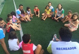 Educadores fazem ato em prol de melhorias para a categoria