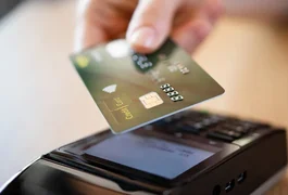 'Golpe do cartão trocado' se espalha pelo Brasil, veja como se proteger