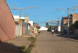 Grávida de 3 meses, mulher fica ferida após muro desabar sobre ela no bairro Primavera