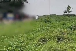 Casal suspeito de matar homem na Pajuçara, em Maceió, é preso em terreno baldio