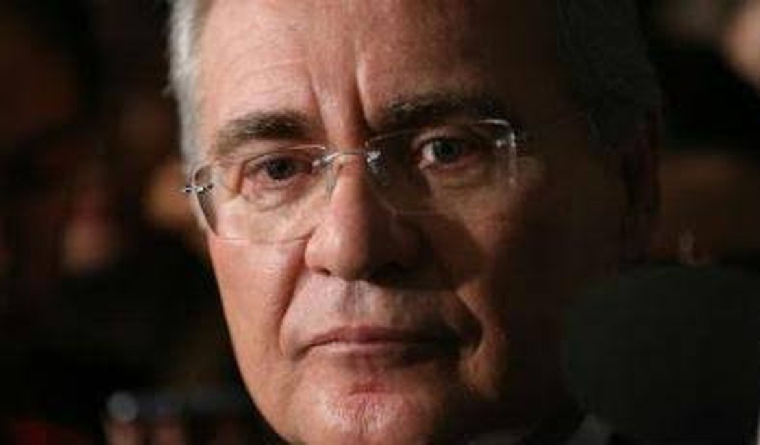 STF inicia sessão para decidir se Renan permanece na presidência do Senado