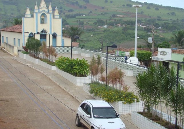 Padrasto é preso após agredir e ameaçar ﻿enteada com enxada, em Coité do Nóia