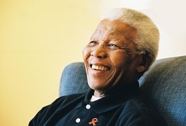 Nelson Mandela morre aos 95 anos