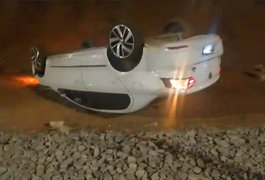 Motorista perde controle da direção e capota carro em Arapiraca