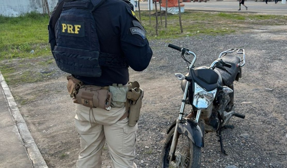 Motocicleta roubada é encontrada às margens de rodovia em Colônia Leopoldina
