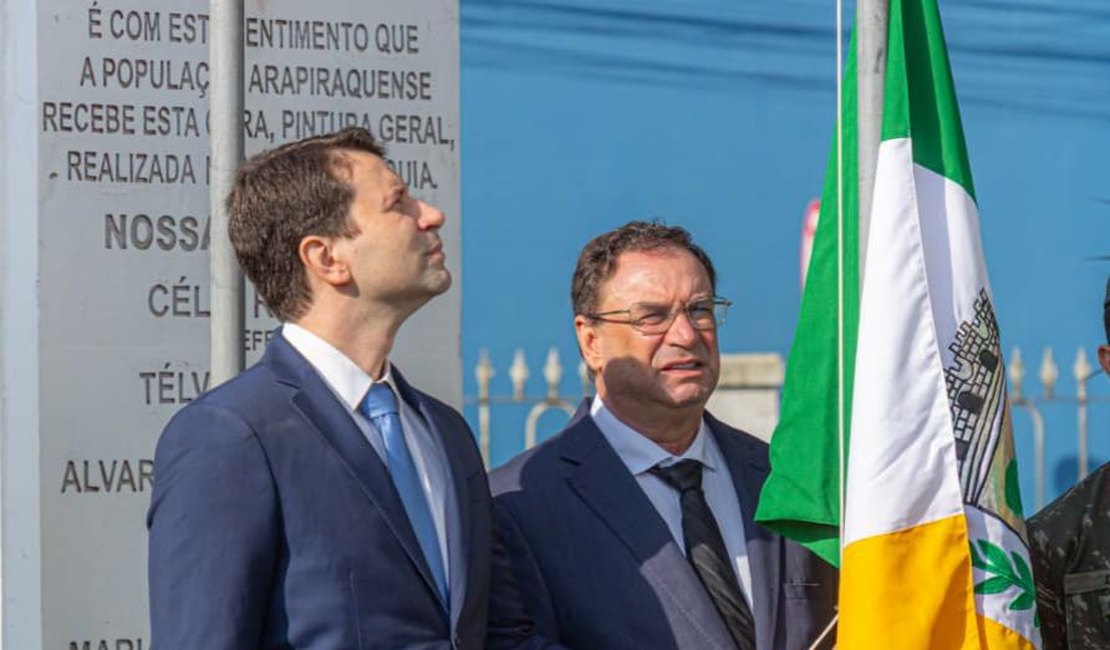 Arapiraca inicia comemorações do 7 de Setembro com representantes da terra hasteando as bandeiras