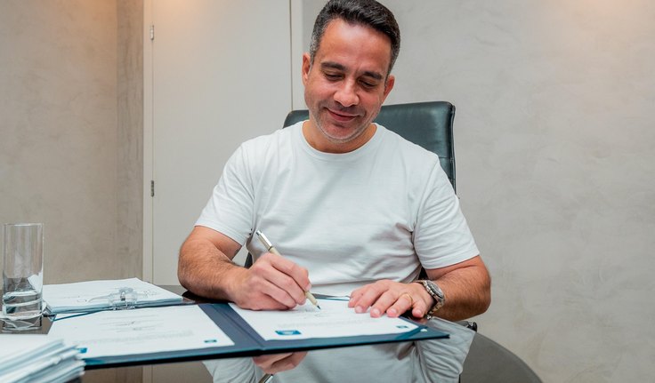 Paulo Dantas assina contrato para construção de 736 moradias no Benedito Bentes