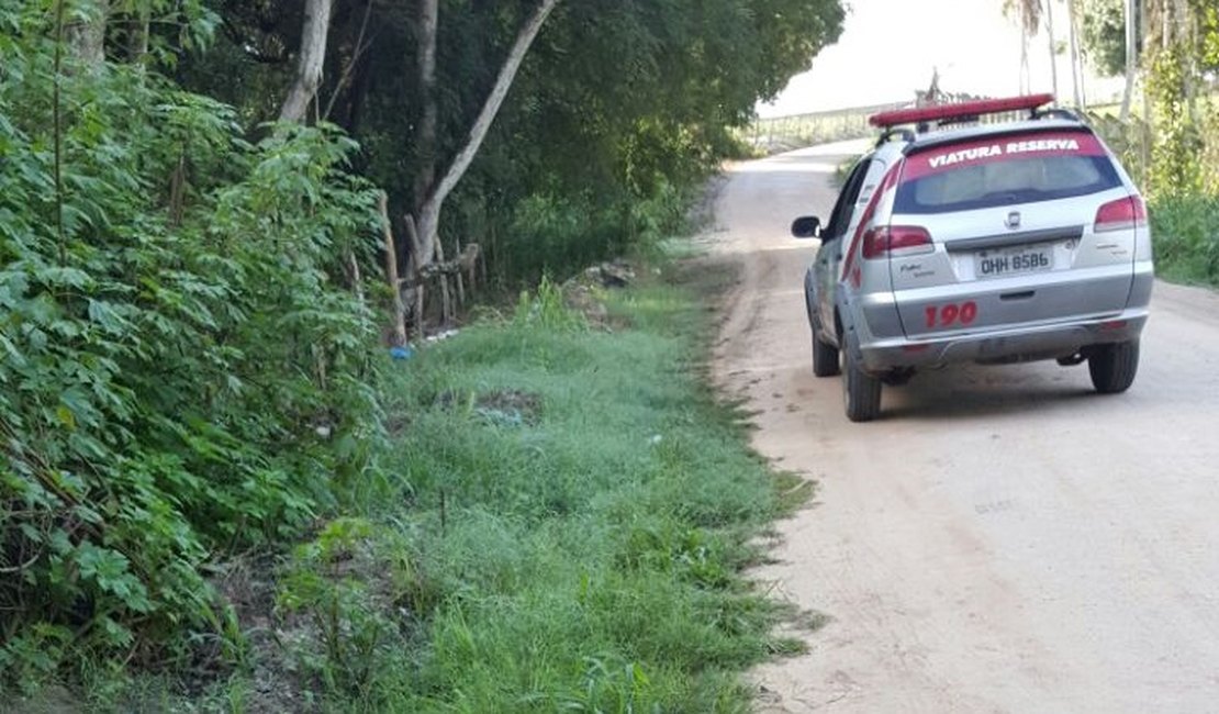 Polícia Militar encontra cadáver com sinais de tortura na zona rural de Arapiraca