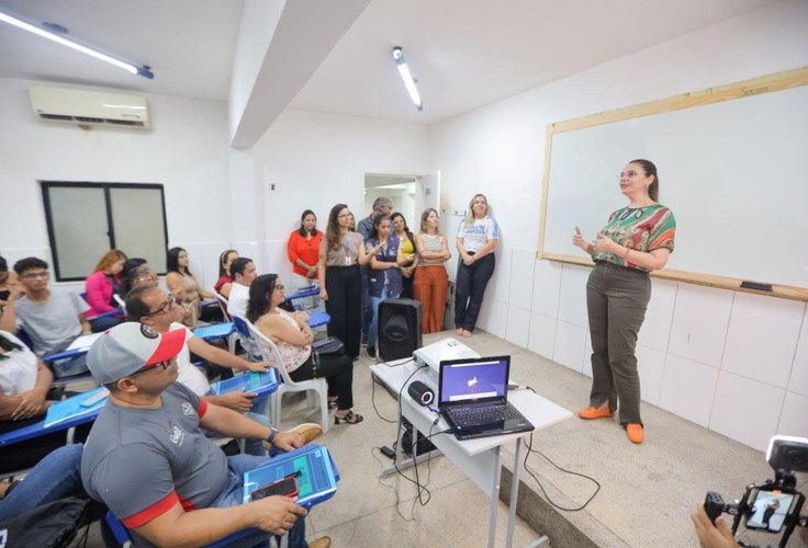 Semed inicia curso inédito de Espanhol para profissionais do turismo de Maceió