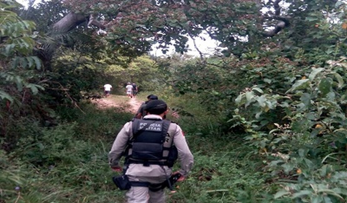 Polícia resgata jovens que teriam sido sequestrados por grupo armado