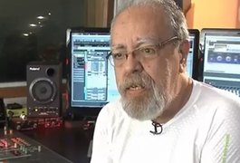 Música da ligação a cobrar foi criada por paranaense há 30 anos: 'Ainda me ligam só para encher o saco', brinca