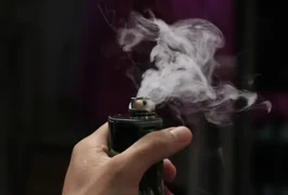 Adolescente de 16 anos sofre colapso pulmonar por uso de vape