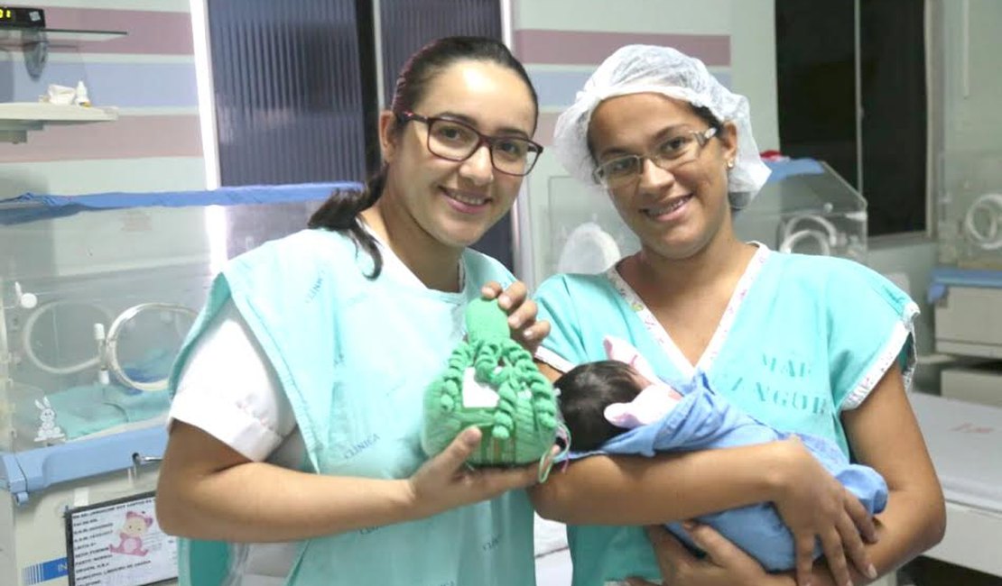 Hospital Regional implanta terapia dos 'polvinhos de crochê” para bebês prematuros