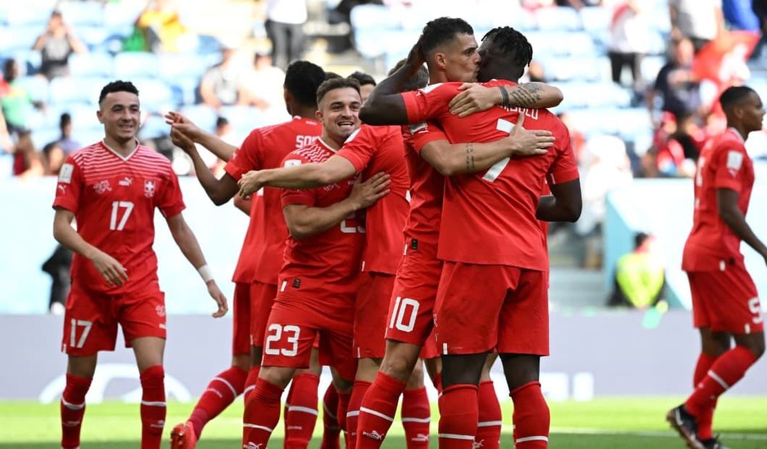 Suíça derrota Camarões e assume a liderança no Grupo do Brasil na Copa