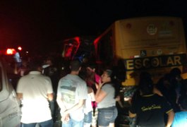 Acidente com ônibus de estudantes deixa cinco mortos e 44 feridos em São Sebastião