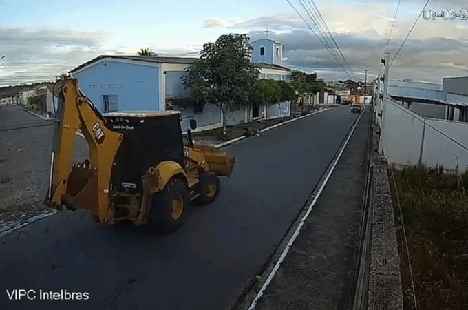 Imagens ajudam Polícia Civil a identificar retroescavadeira envolvida em acidente que matou motociclista em Arapiraca