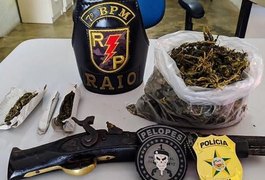 Polícia apreende maconha e arma de fabricação caseira em Santana do Ipanema