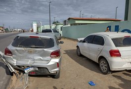 Vídeo. Colisão entre carros deixa homem ferido na AL 220, em Arapiraca