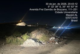 Condutor de caçamba é preso pela PM após flagrante de crime ambiental em Maceió