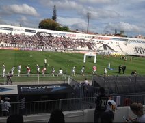 Torcida da Ponte hostiliza e atira copo em Neto, comentarista da Bandeirantes