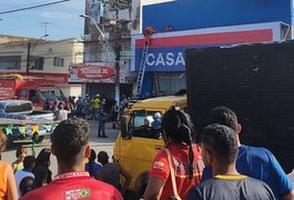 Jovem é resgatado em telhado após sofrer descarga elétrica em Rio Largo