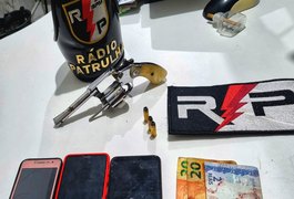 Dupla é presa após assaltar loja e invadir casa para fugir da polícia, em Arapiraca