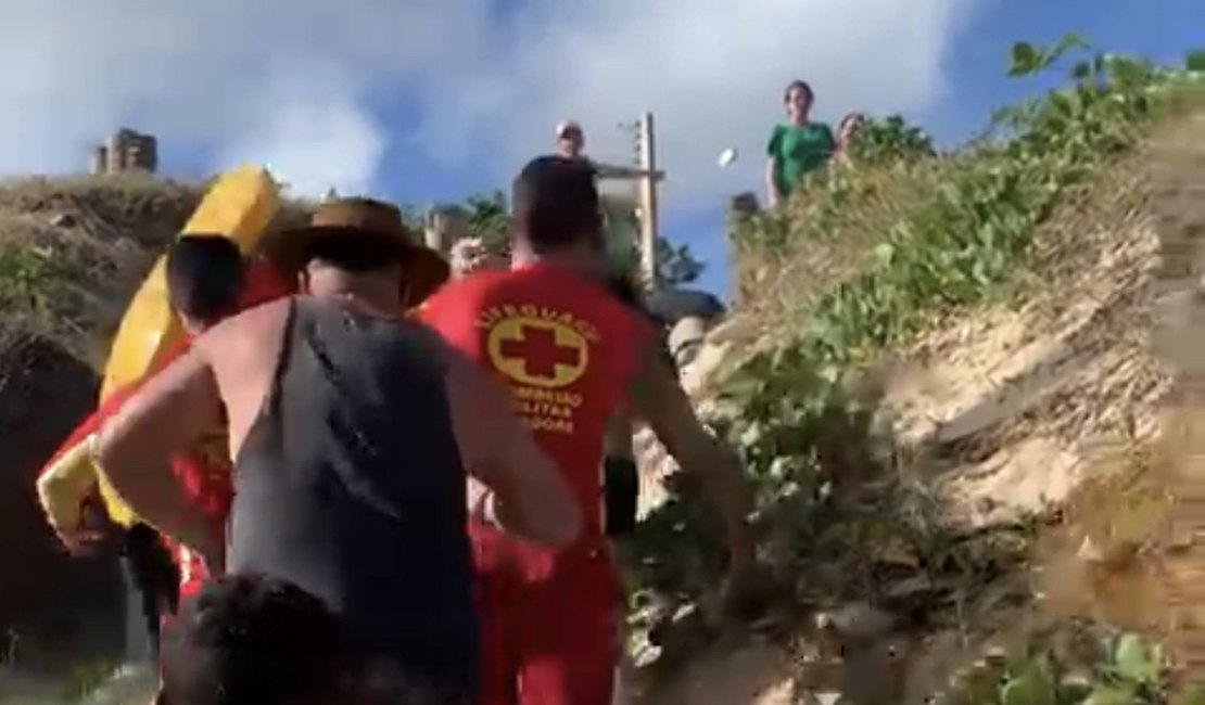 Vídeo. Mergulhador é socorrido após se afogar na Lagoa do Pau