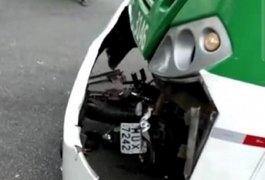 Vídeo. Homem morre preso às ferragens após colisão entre ônibus e moto em Maceió