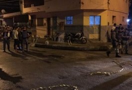 Sargento da PM é assassinado a tiros na porta de casa, em Maceió