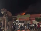 Incêndio atinge casa abandonada e dois estabelecimentos comerciais em Maravilha, AL