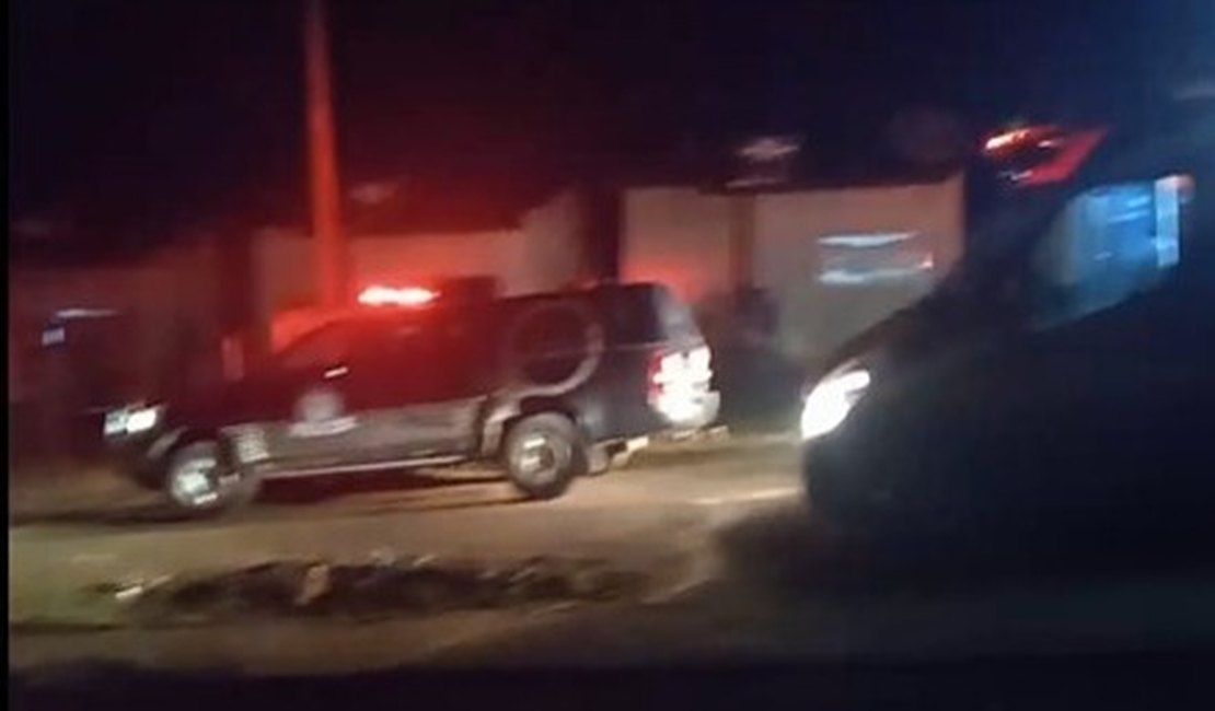 Homem é esfaqueado durante tentativa de assalto a residência, em Palmeira dos Índios