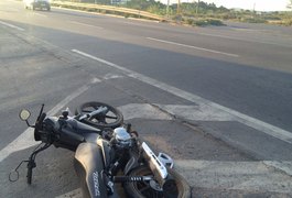 Veículos se envolvem em acidente na Rodovia AL-220 em Arapiraca