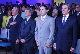 Aula inaugural de Medicina no Cesmac homenageia políticos que contribuíram com o projeto