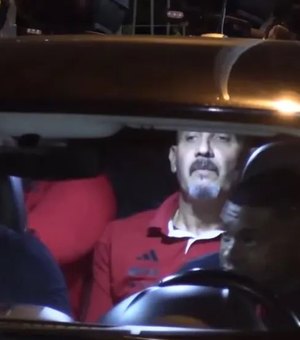 Preparador físico do Flamengo dá um soco no rosto de Pedro após vitória do clube sobre o Galo