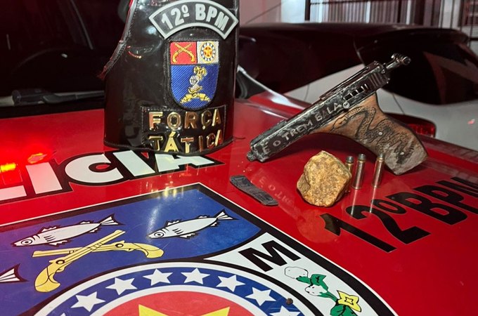 Força Tática do 12º Batalhão prende homem com arma caseira e drogas, em Maceió