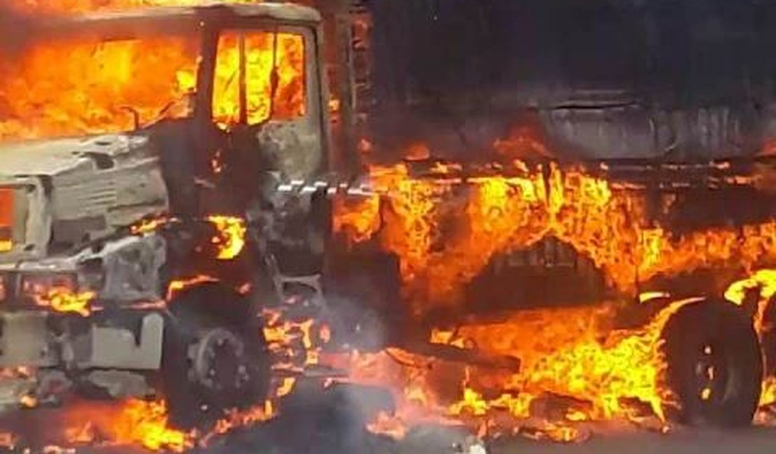 Caminhão que transportava tecido pega fogo na BR-101, em São Sebastião