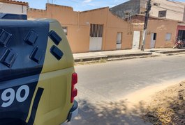 Idoso que morava sozinho é encontrado morto dentro de casa no Manoel Teles