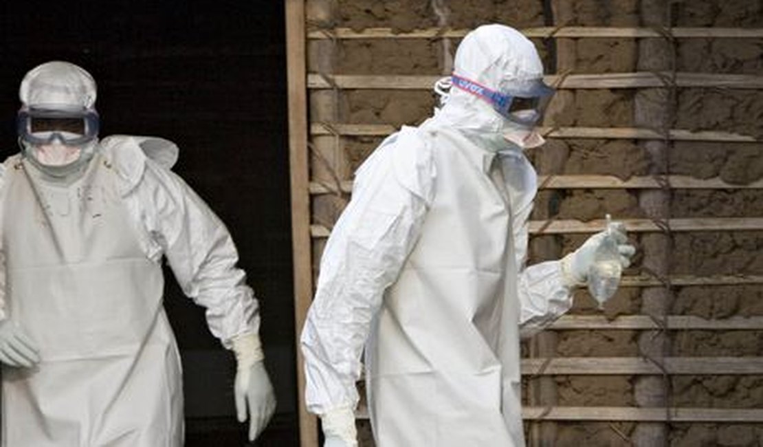 Ebola matou mais de 2,4 mil pessoas, informa OMS