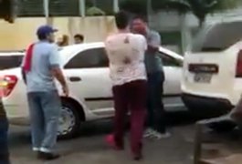 Vídeo mostra briga entre motoristas no trânsito em Maceió