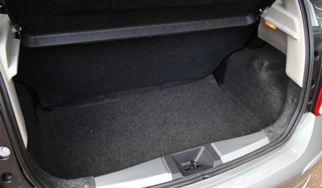 Homem é sequestrado e preso no porta-malas do veículo, em Arapiraca